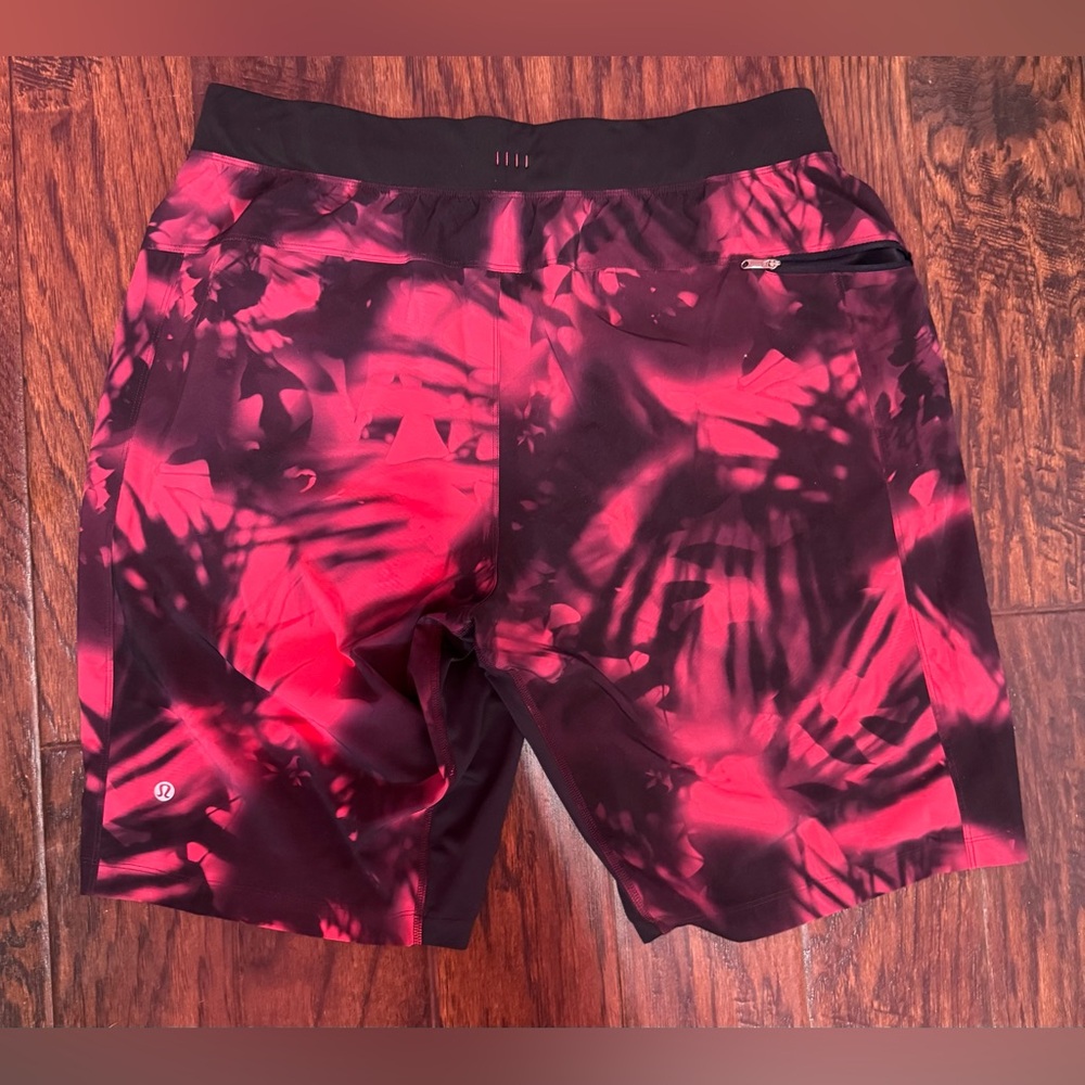 Lululemon Assert Shorts Men's 11" Unlined Tie Dye Rose Pink Crimson Drawstring - Picture 2 of 3